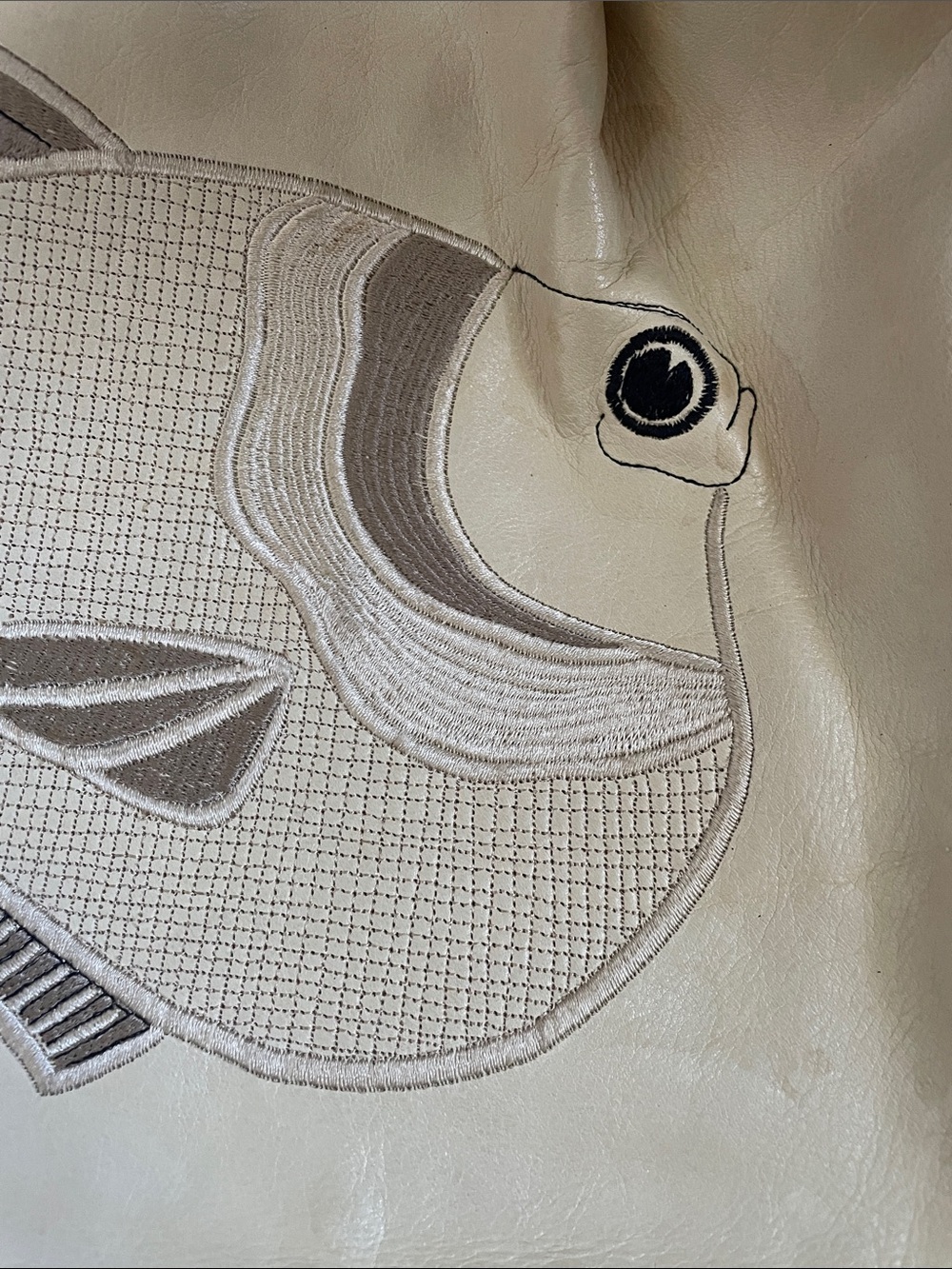 R&Y Augousti Cream Shoulder Bag with Fish Appliqué embroidered - Picture 3 of 10